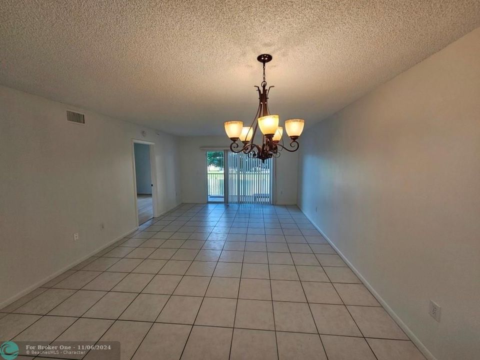 For Sale: $239,900 (2 beds, 2 baths, 1298 Square Feet)