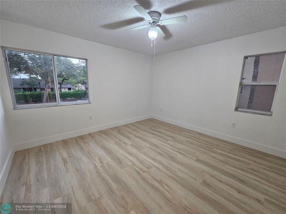 For Sale: $239,900 (2 beds, 2 baths, 1298 Square Feet)