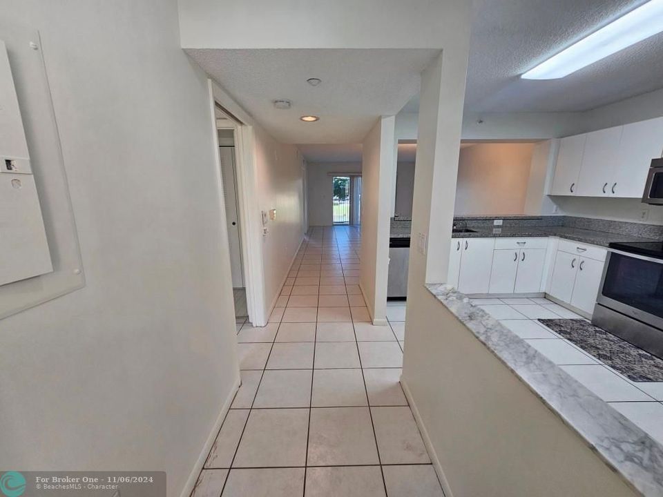 For Sale: $239,900 (2 beds, 2 baths, 1298 Square Feet)