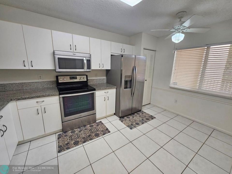 For Sale: $239,900 (2 beds, 2 baths, 1298 Square Feet)