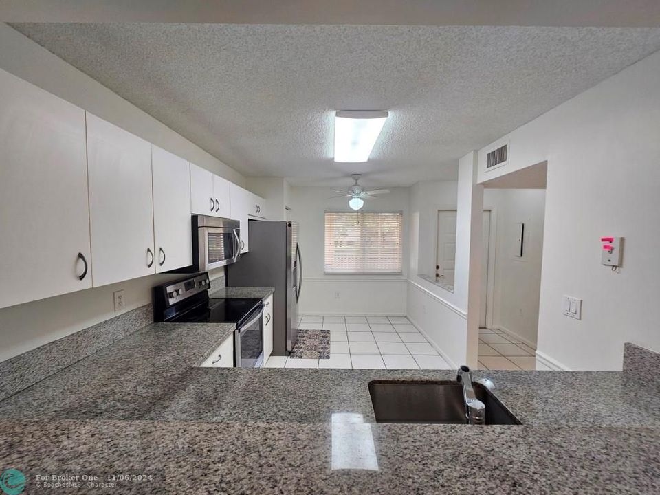 For Sale: $239,900 (2 beds, 2 baths, 1298 Square Feet)