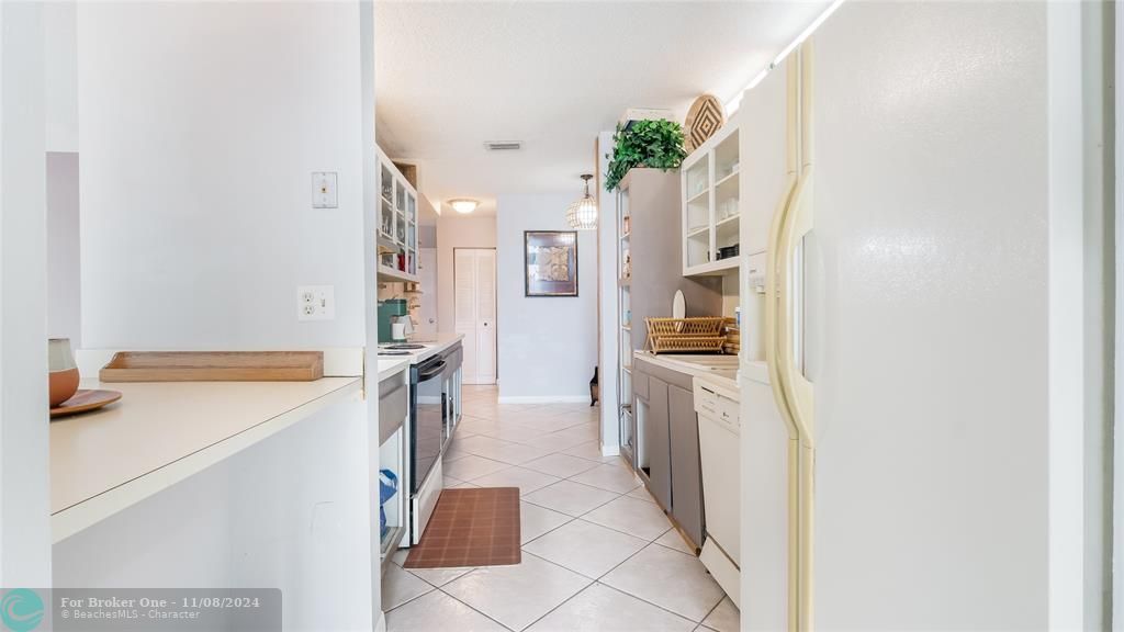 For Sale: $469,900 (3 beds, 2 baths, 1716 Square Feet)