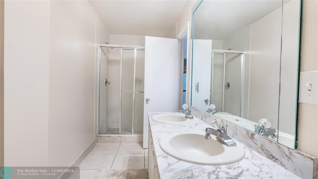 For Sale: $469,900 (3 beds, 2 baths, 1716 Square Feet)