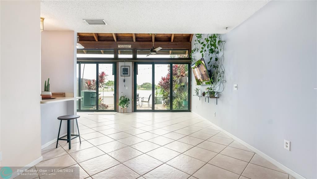 For Sale: $469,900 (3 beds, 2 baths, 1716 Square Feet)