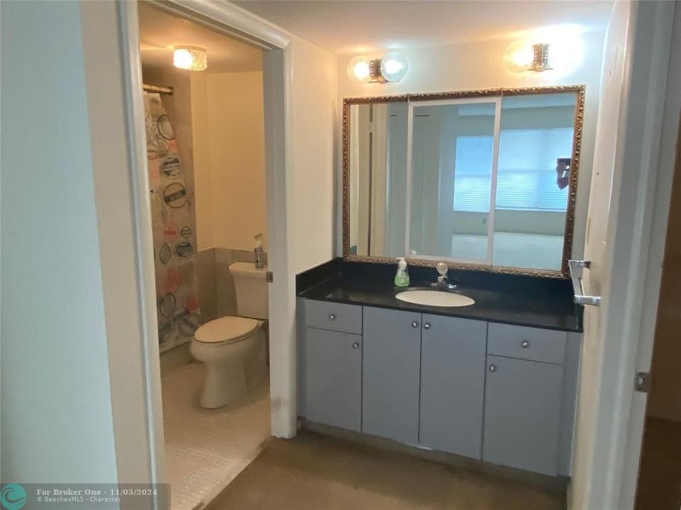 For Sale: $395,000 (1 beds, 1 baths, 1209 Square Feet)