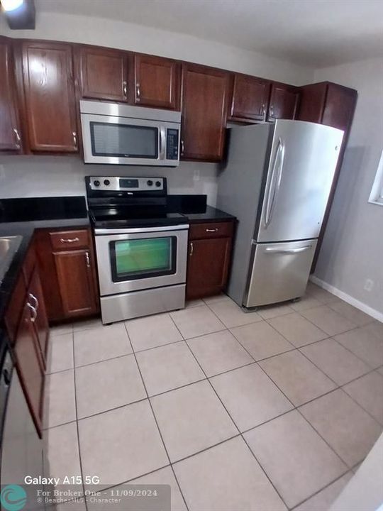 Active With Contract: $2,000 (2 beds, 2 baths, 1075 Square Feet)