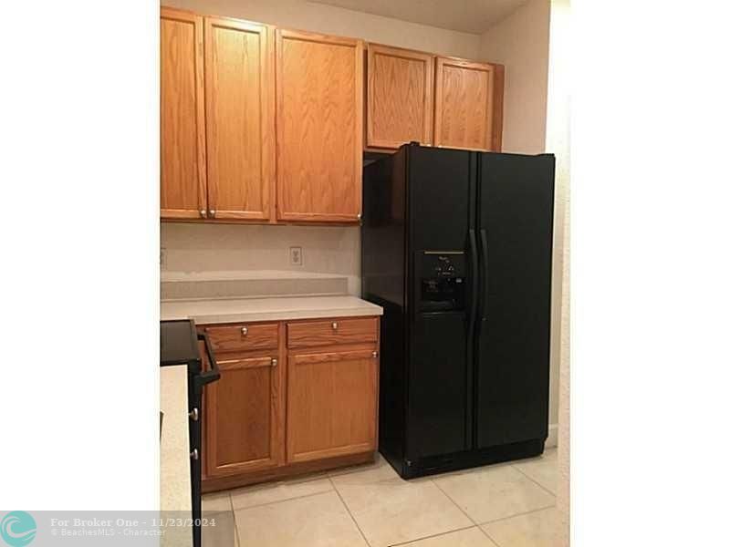 For Rent: $3,350 (4 beds, 2 baths, 1736 Square Feet)