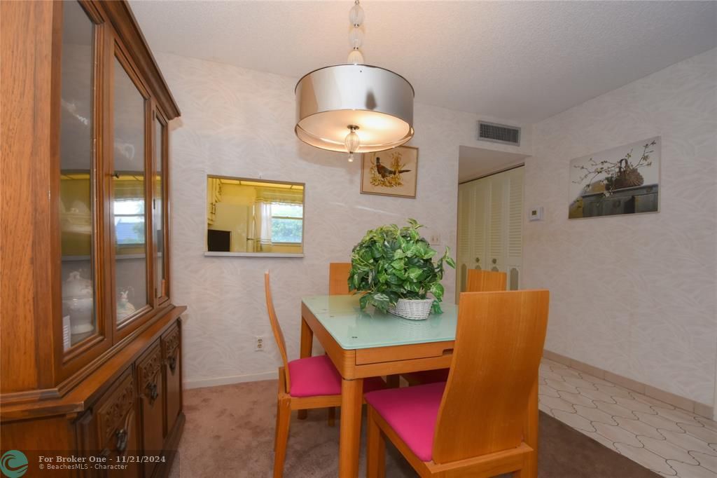 For Sale: $74,900 (1 beds, 1 baths, 728 Square Feet)