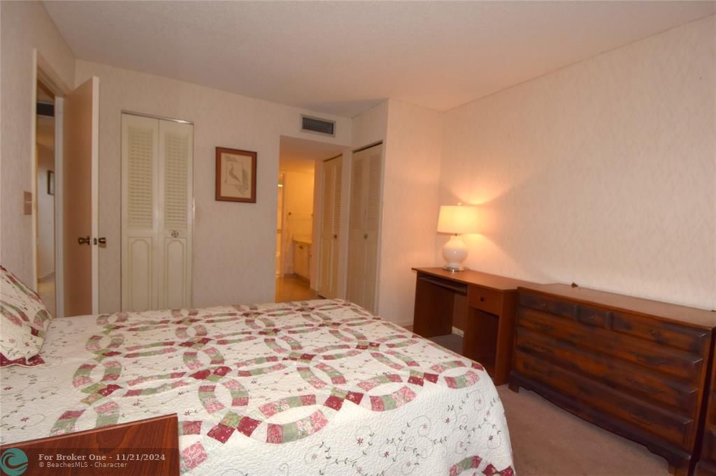 For Sale: $74,900 (1 beds, 1 baths, 728 Square Feet)