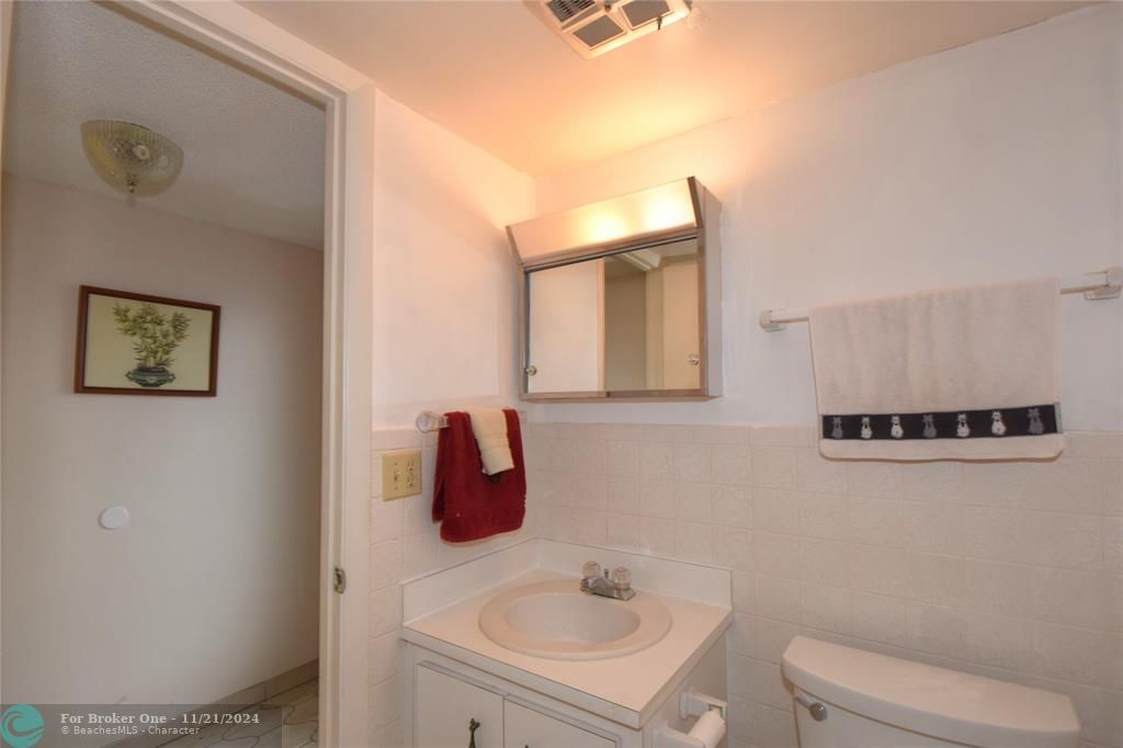 For Sale: $74,900 (1 beds, 1 baths, 728 Square Feet)