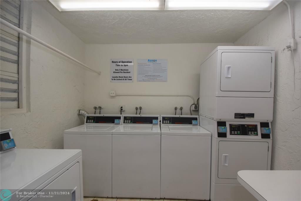 For Sale: $74,900 (1 beds, 1 baths, 728 Square Feet)