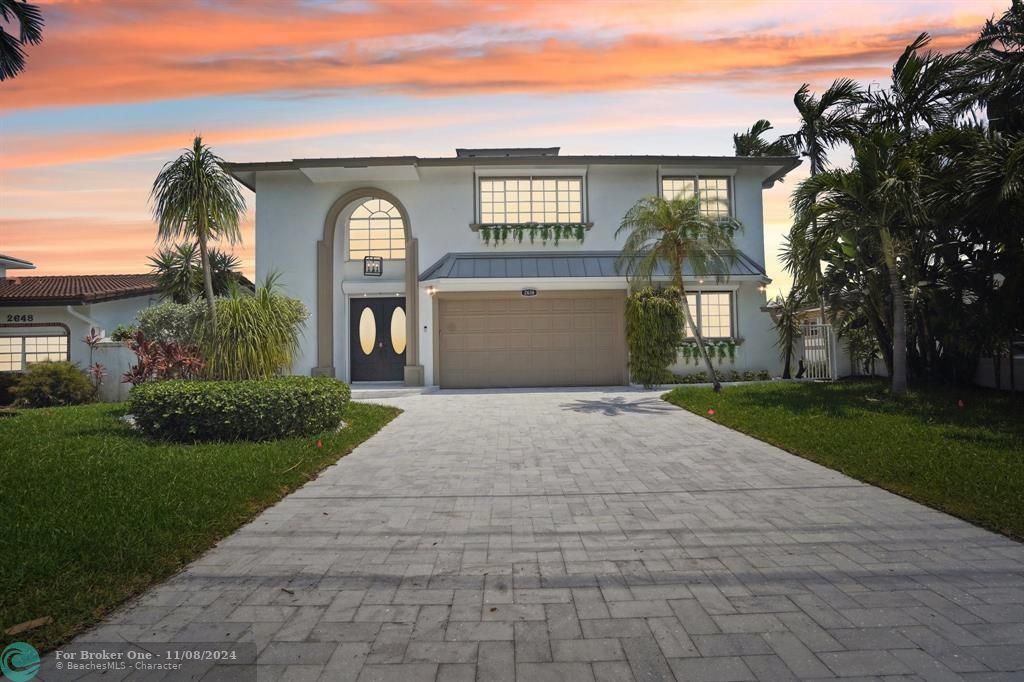 For Sale: $2,500,000 (7 beds, 5 baths, 3914 Square Feet)