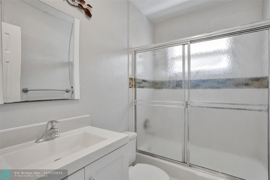 For Sale: $2,500 (2 beds, 1 baths, 1726 Square Feet)