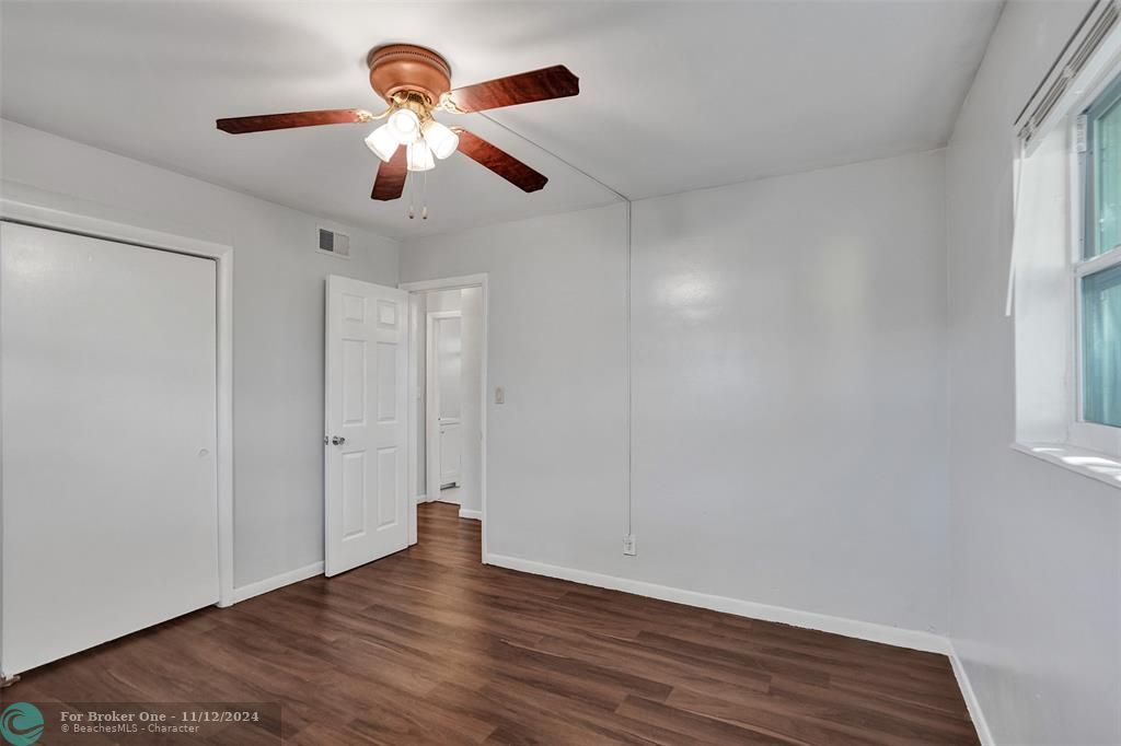 For Sale: $2,500 (2 beds, 1 baths, 1726 Square Feet)