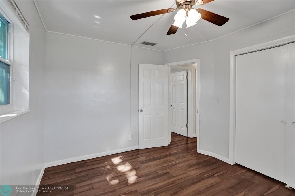 For Sale: $2,500 (2 beds, 1 baths, 1726 Square Feet)