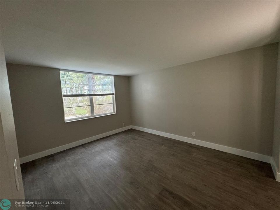 For Rent: $2,050 (2 beds, 2 baths, 1060 Square Feet)