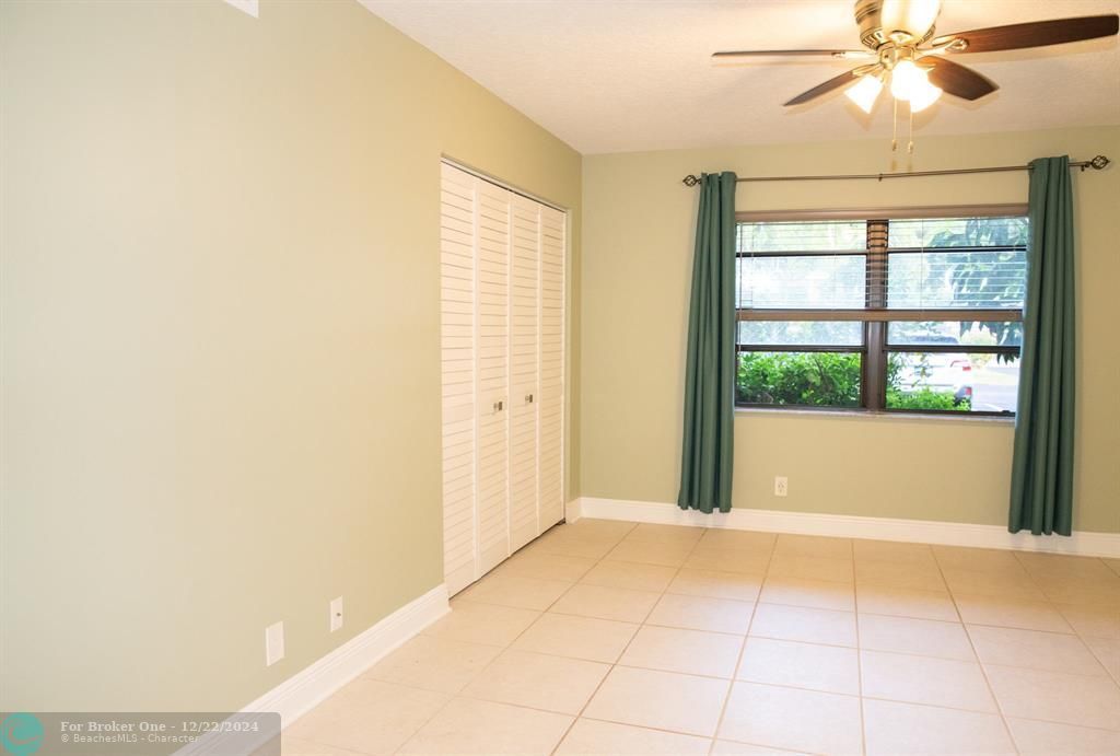 For Sale: $350,000 (2 beds, 2 baths, 1158 Square Feet)