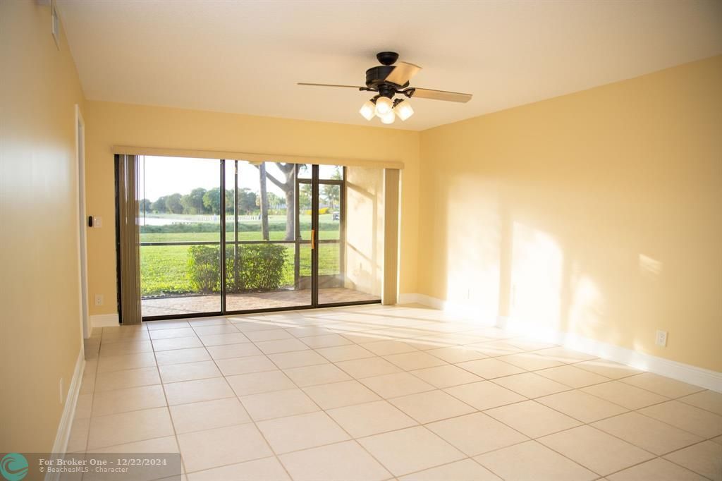 For Sale: $350,000 (2 beds, 2 baths, 1158 Square Feet)