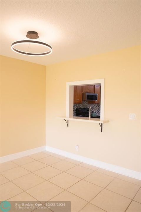 For Sale: $350,000 (2 beds, 2 baths, 1158 Square Feet)