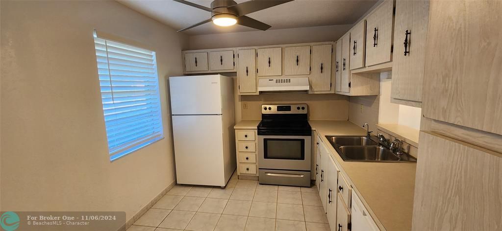 For Rent: $2,000 (2 beds, 2 baths, 1144 Square Feet)