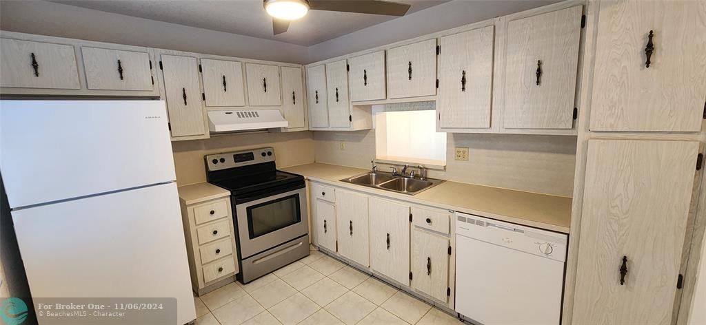 For Rent: $2,000 (2 beds, 2 baths, 1144 Square Feet)