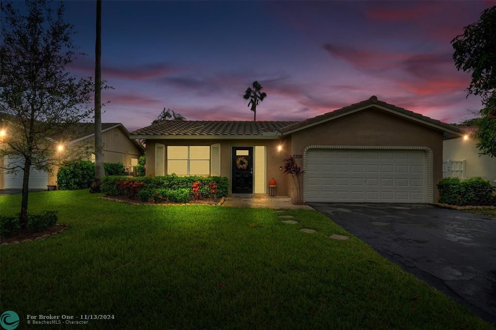 For Sale: $575,000 (3 beds, 2 baths, 1300 Square Feet)