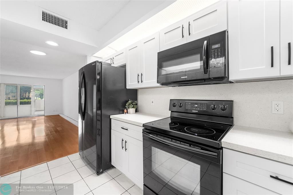 For Sale: $209,900 (2 beds, 2 baths, 1157 Square Feet)