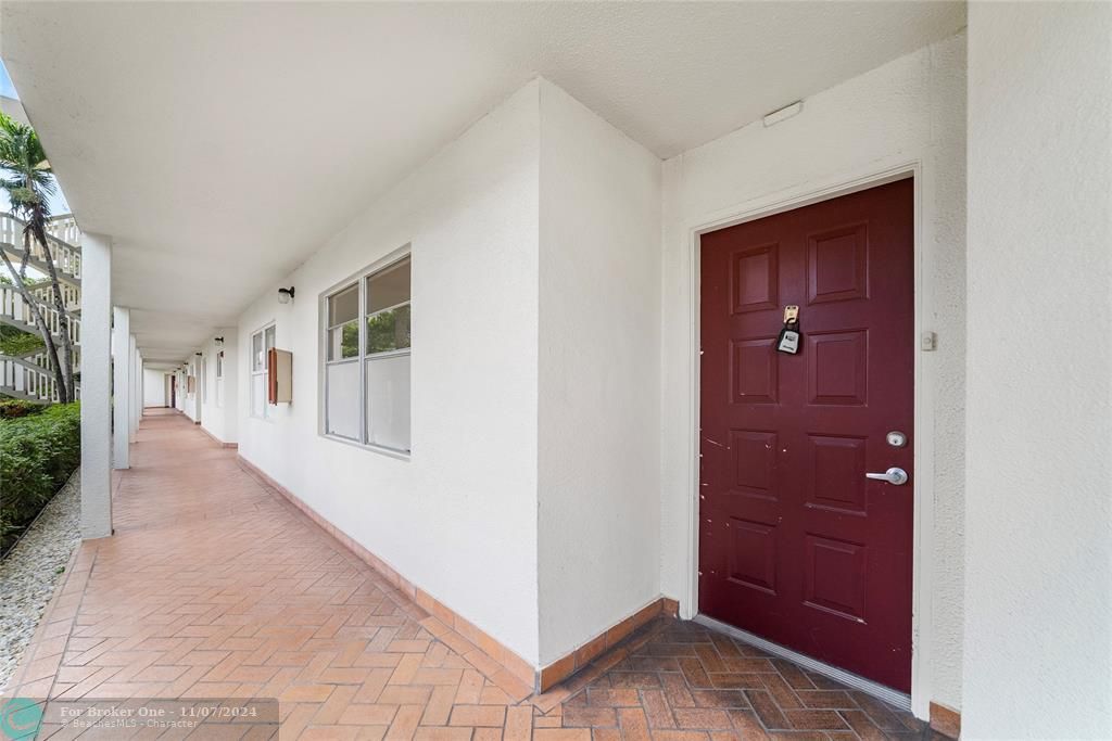 For Sale: $209,900 (2 beds, 2 baths, 1157 Square Feet)