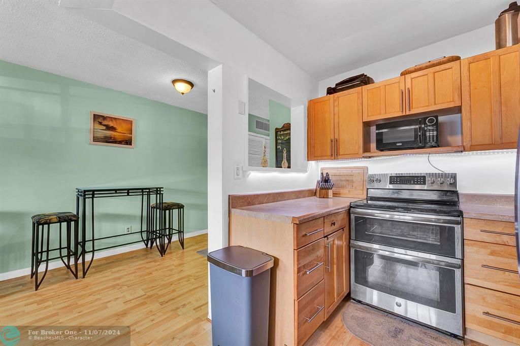 For Sale: $169,000 (1 beds, 1 baths, 650 Square Feet)