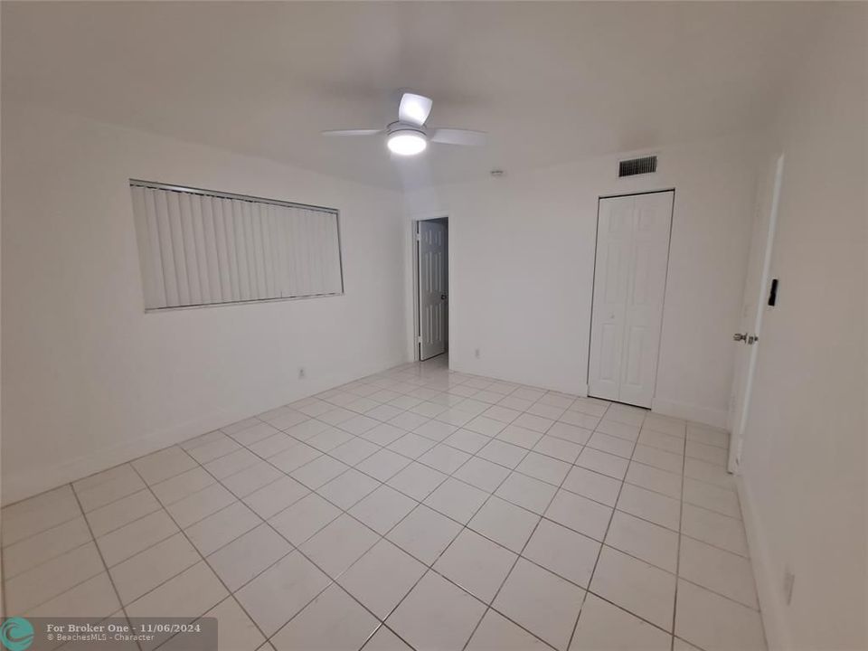 For Rent: $2,150 (2 beds, 2 baths, 949 Square Feet)