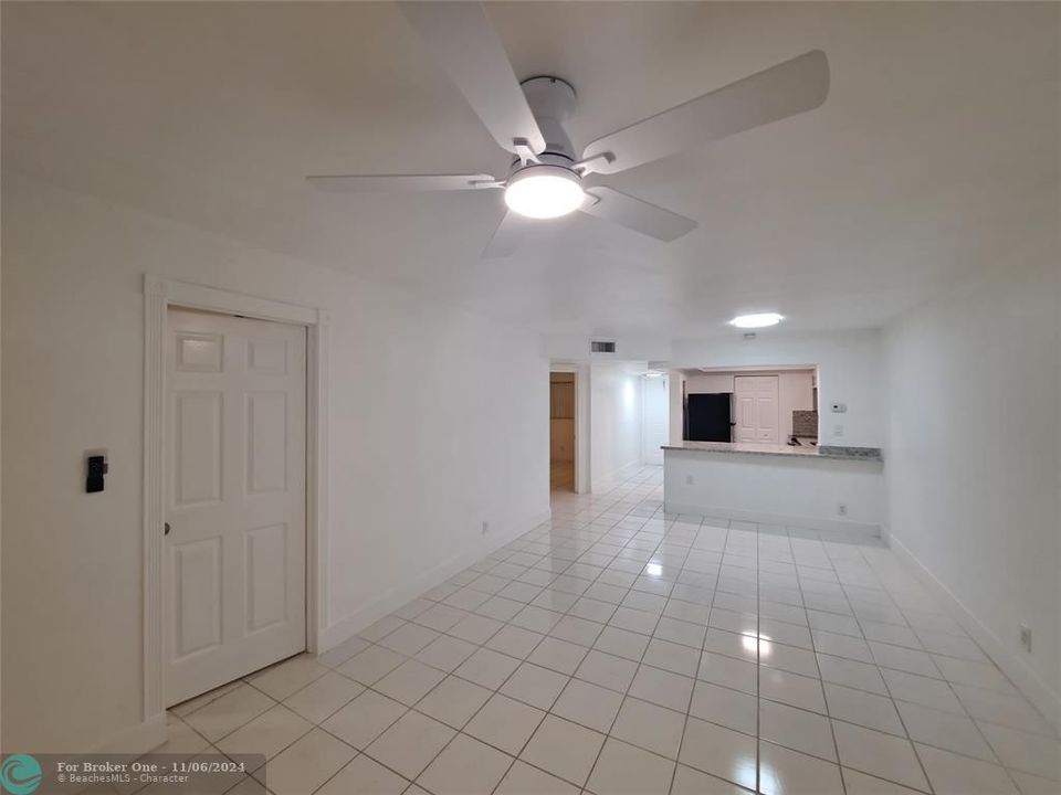 For Rent: $2,150 (2 beds, 2 baths, 949 Square Feet)