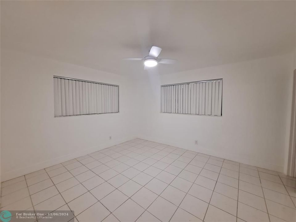 For Rent: $2,150 (2 beds, 2 baths, 949 Square Feet)