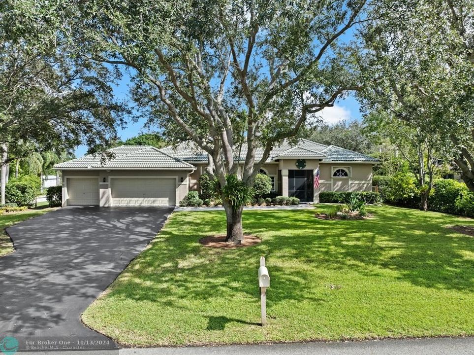 For Sale: $1,300,000 (4 beds, 2 baths, 2213 Square Feet)