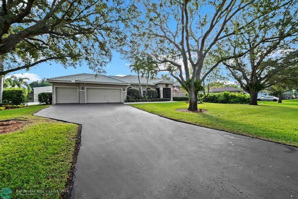 For Sale: $1,300,000 (4 beds, 2 baths, 2213 Square Feet)