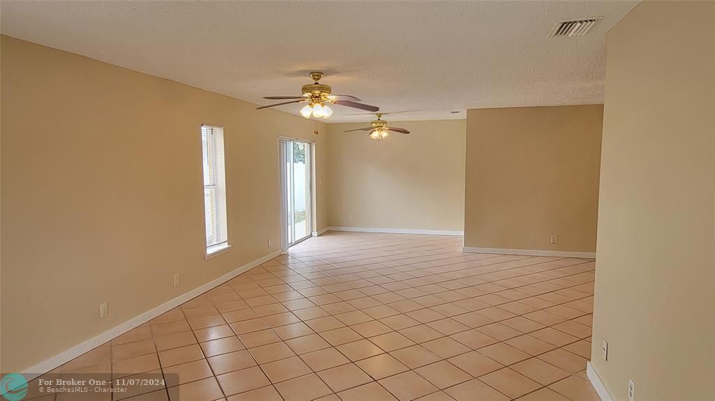 For Rent: $2,850 (3 beds, 2 baths, 1439 Square Feet)