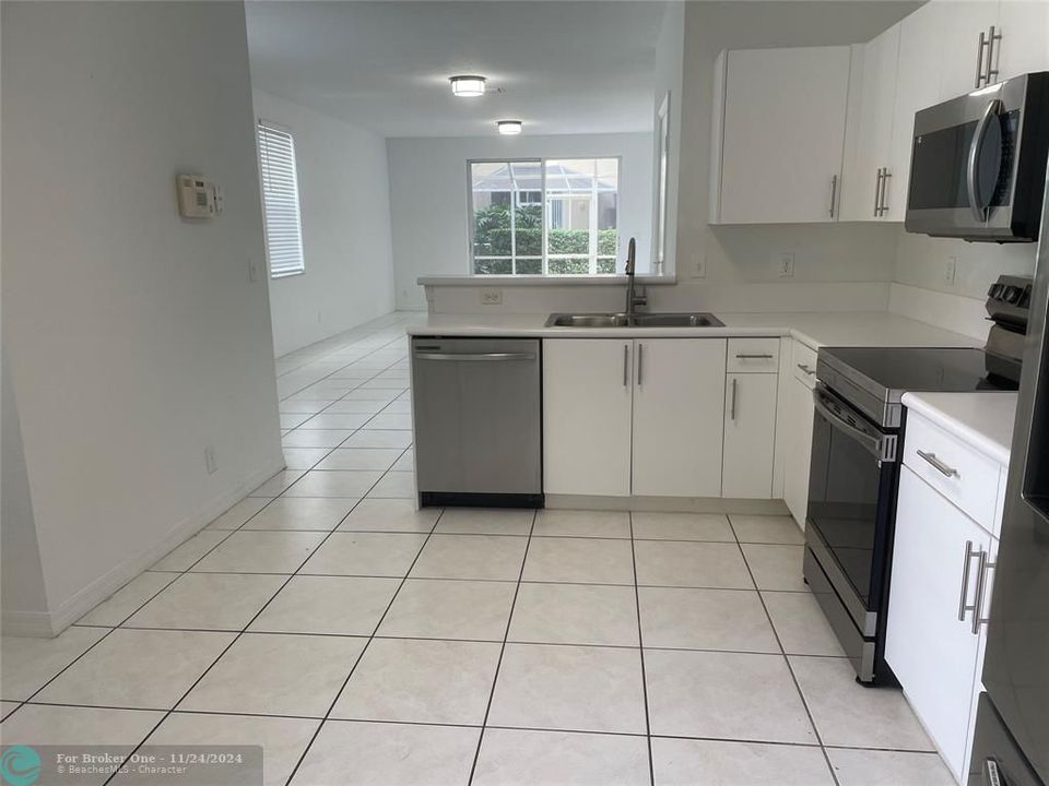 For Rent: $3,900 (4 beds, 2 baths, 1851 Square Feet)