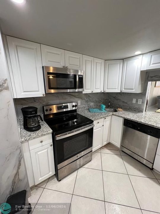 For Sale: $309,900 (1 beds, 1 baths, 1300 Square Feet)