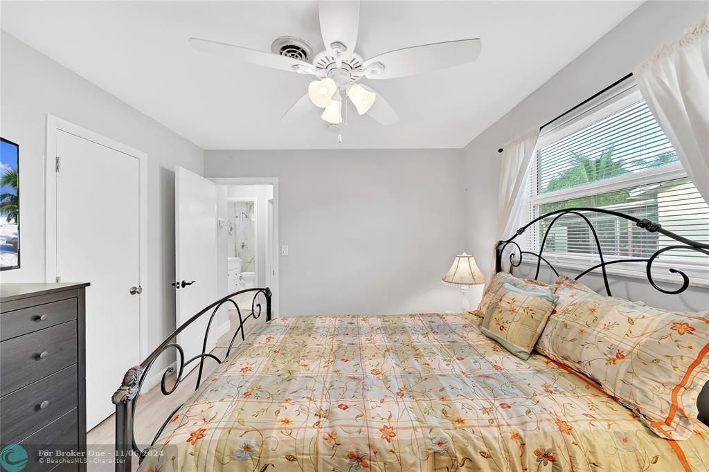 For Sale: $489,000 (3 beds, 2 baths, 1309 Square Feet)