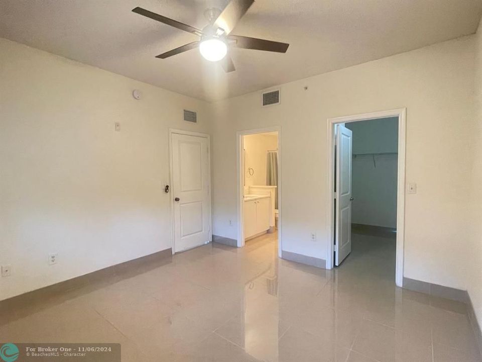 For Rent: $2,900 (3 beds, 2 baths, 1315 Square Feet)