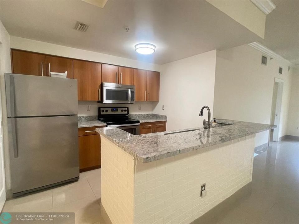 For Rent: $2,900 (3 beds, 2 baths, 1315 Square Feet)