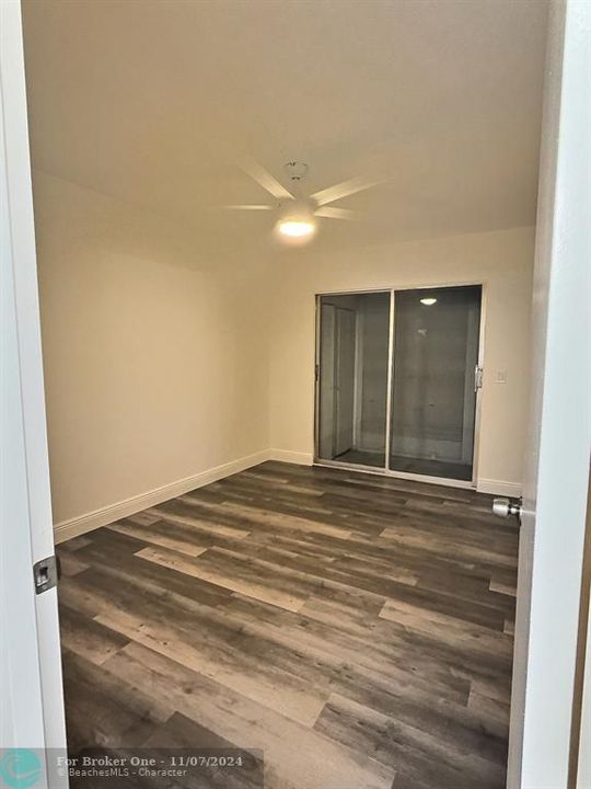 For Rent: $2,190 (2 beds, 1 baths, 840 Square Feet)