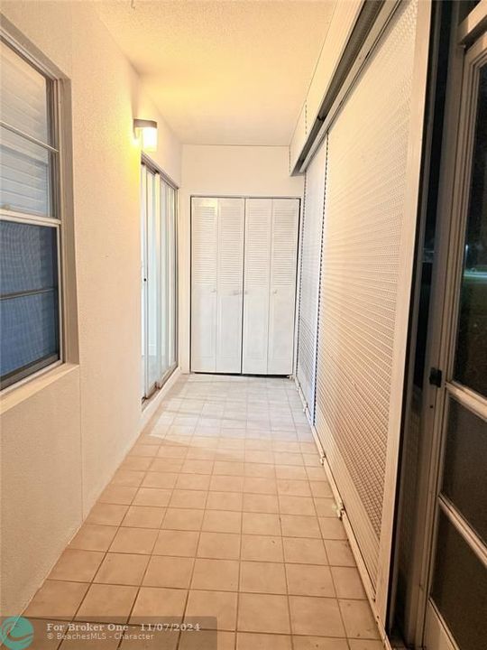 For Rent: $2,190 (2 beds, 1 baths, 840 Square Feet)