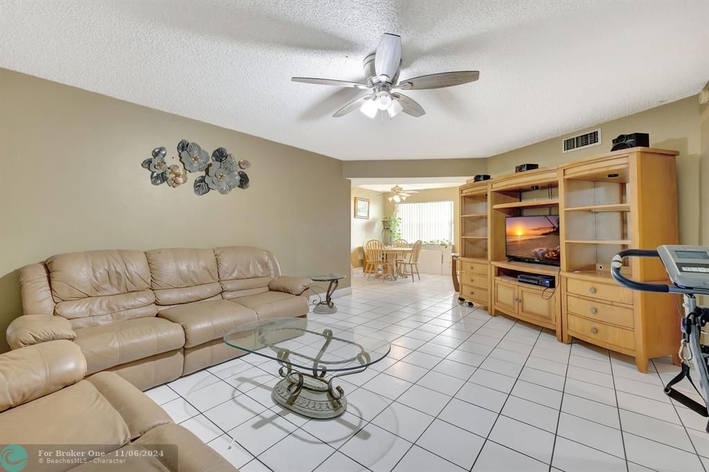 For Sale: $150,000 (2 beds, 2 baths, 1195 Square Feet)