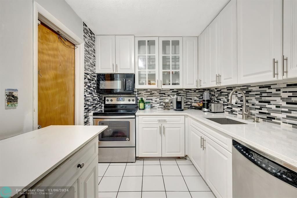 For Sale: $150,000 (2 beds, 2 baths, 1195 Square Feet)