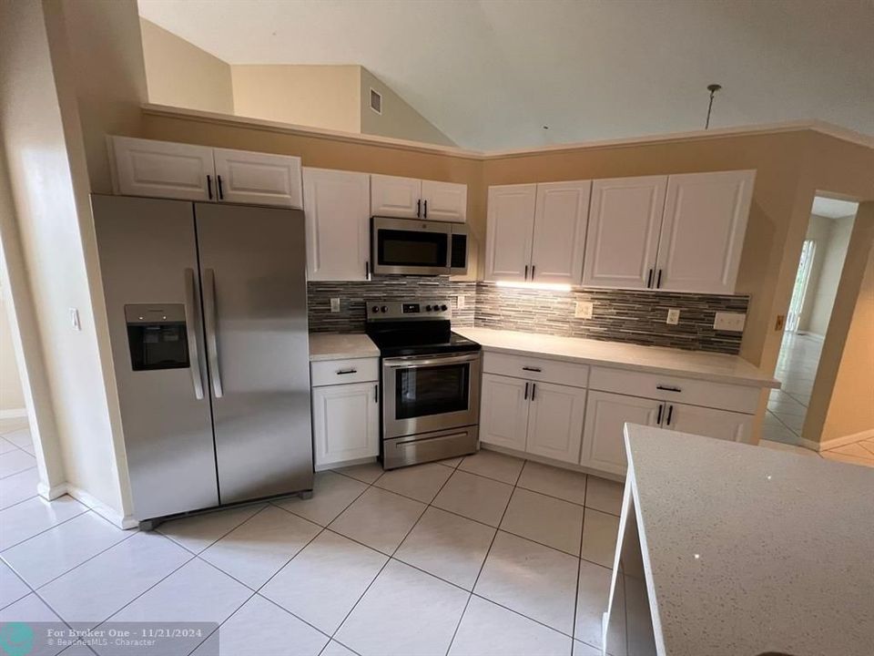 For Rent: $3,995 (4 beds, 3 baths, 2425 Square Feet)