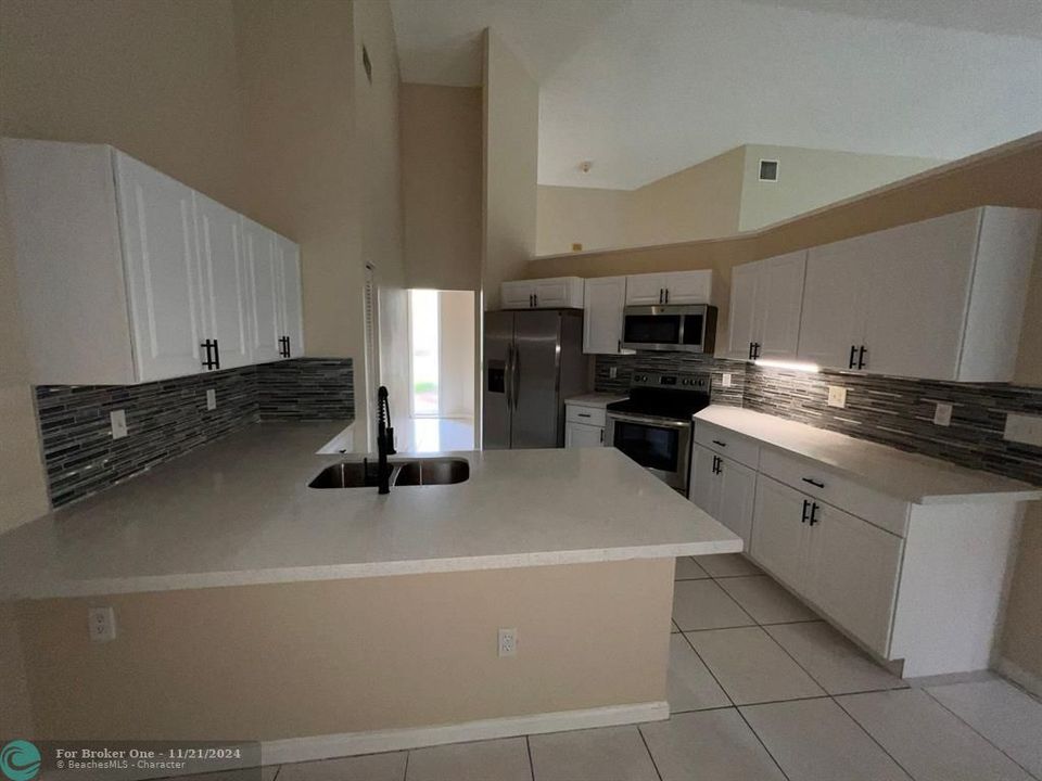 For Rent: $3,995 (4 beds, 3 baths, 2425 Square Feet)