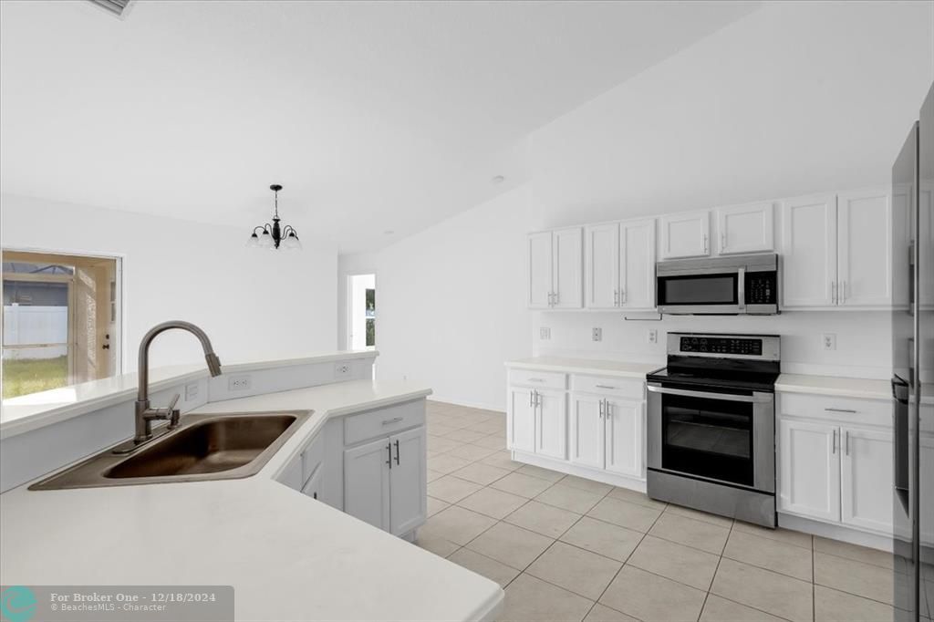 For Sale: $449,900 (4 beds, 2 baths, 2286 Square Feet)