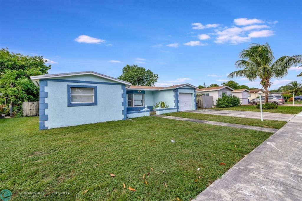 For Sale: $394,900 (3 beds, 2 baths, 1643 Square Feet)