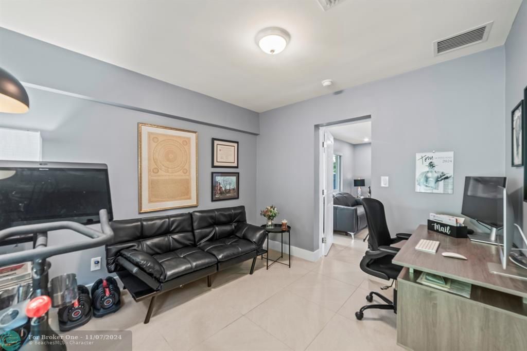 For Sale: $529,900 (3 beds, 2 baths, 1210 Square Feet)