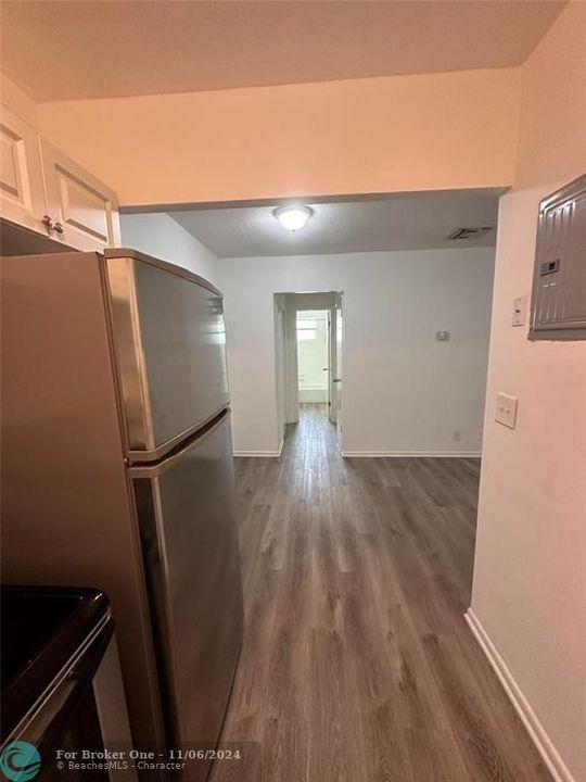 For Rent: $1,650 (1 beds, 1 baths, 700 Square Feet)